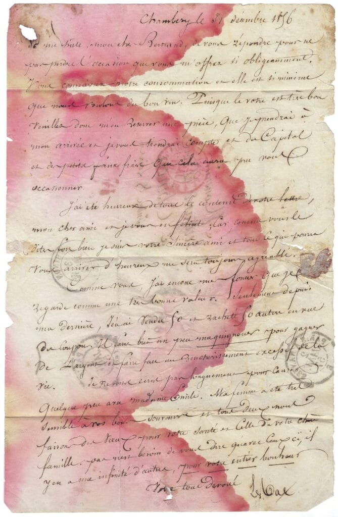 El enigma del Asesino del Zodiaco: Un misterio que podría haberse resuelto 5 Carta antigua manchada: Una carta manuscrita con manchas rojas, con un estilo antiguo que evoca una narrativa misteriosa o histórica.