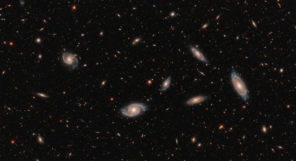 Teoría del Big Bang: ¿Cómo surgió el Universo según la ciencia? 4 Campo de galaxias distantes captado por telescopio espacial. Imagen que muestra la inmensidad del universo con numerosas galaxias de diferentes formas y colores, ideal para ilustrar conceptos astronómicos y la exploración espacial.