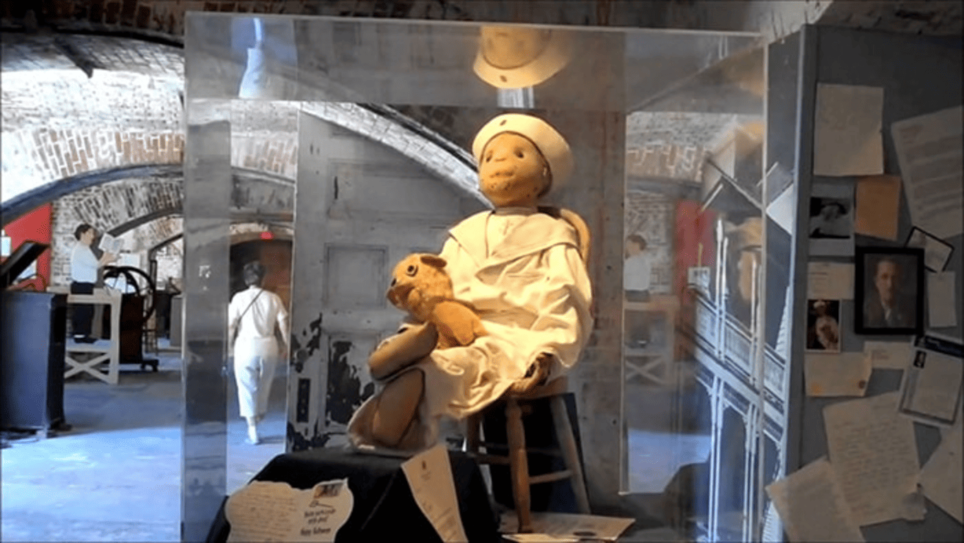 Muñecos poseídos: 5 historias reales tan aterradoras que parecen ficción 2 Muñecos poseídos: 5 historias reales tan aterradoras que parecen ficción | 1