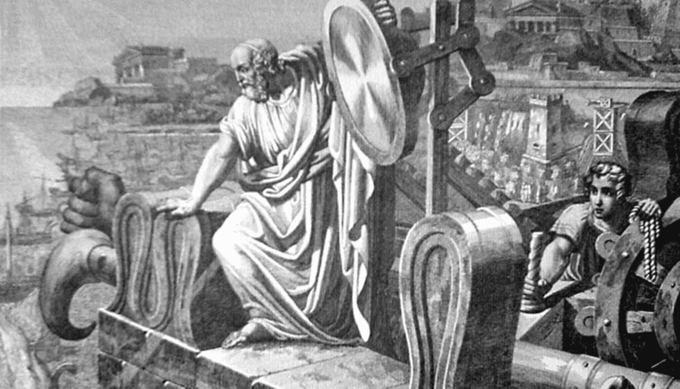 ¿Quién fue Arquímedes y por qué aún hablamos de sus inventos? 3 "Ilustración en blanco y negro de Arquímedes usando un arma basada en espejos para defender Siracusa. Representación histórica de la ciencia aplicada a la guerra. Accesibilidad visual: imagen antigua de inventor griego y máquina de defensa contra barcos."