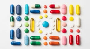 La Escala de Kardashov: ¿Qué Tipo de Civilización Dominará el Universo? 15 Una colección de pastillas de colores que ilustra cómo funcionan los medicamentos.