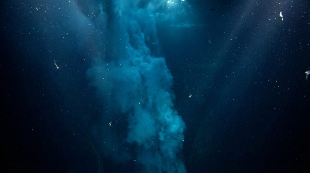 Corrientes marinas clima global: El motor del planeta 3 Cascada submarina de agua fría hundiéndose en el Atlántico